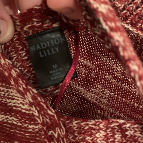 Madison Lily Cora Back Detail Pullover Stitch Fix - Picture 4 of 5